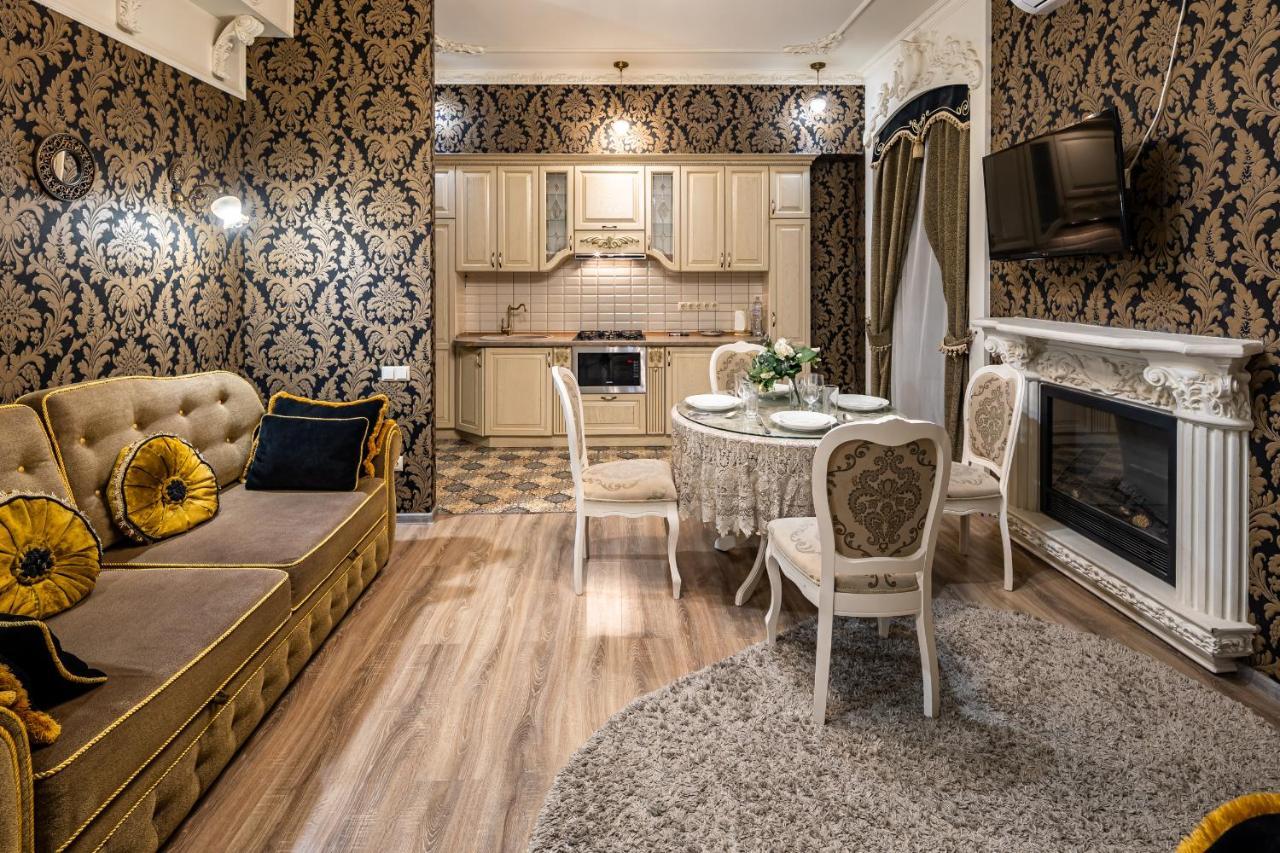 Classic Royal Central Apartment. Balcony And A/C Lviv Exterior foto