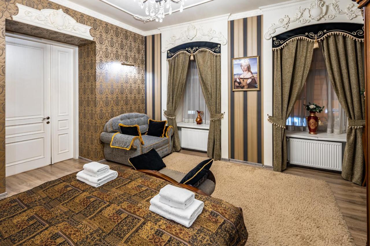 Classic Royal Central Apartment. Balcony And A/C Lviv Exterior foto