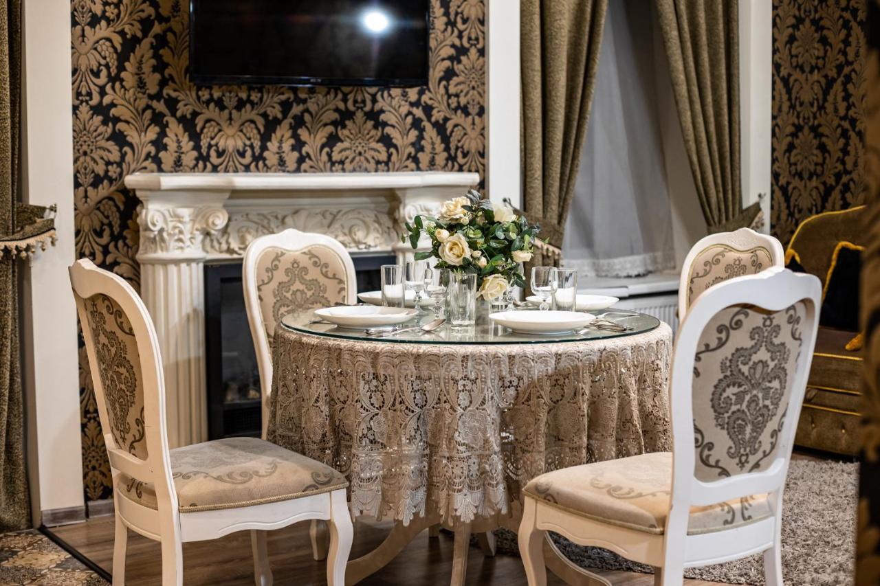 Classic Royal Central Apartment. Balcony And A/C Lviv Exterior foto
